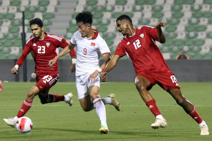 Thủ môn U23 Việt Nam nhập viện giữa trận gặp U23 UAE - Ảnh 1.