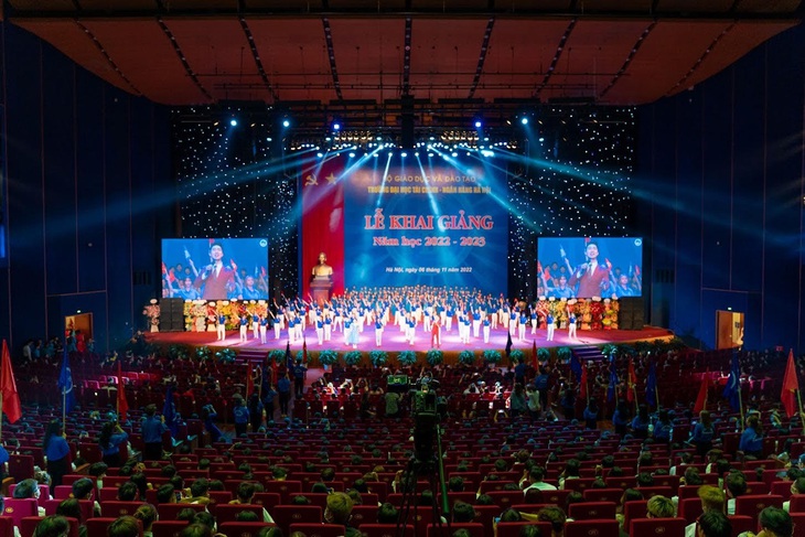 Trường Đại học Tài chính - Ngân hàng Hà Nội tuyển sinh năm học 2023-2024 - Ảnh 1. Lễ Khai giảng của Trường Đại học Tài chính - Ngân hàng Hà Nội năm học 2022 - 2023