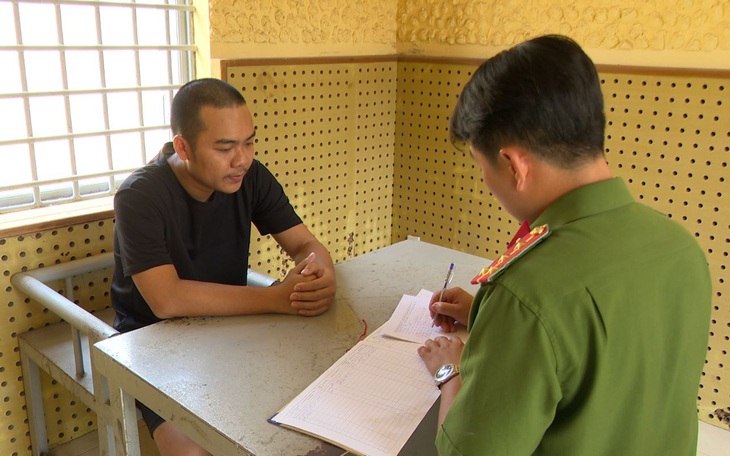 Khởi tố ba thanh niên đánh đập, bắt giữ người trái pháp luật để đòi tiền