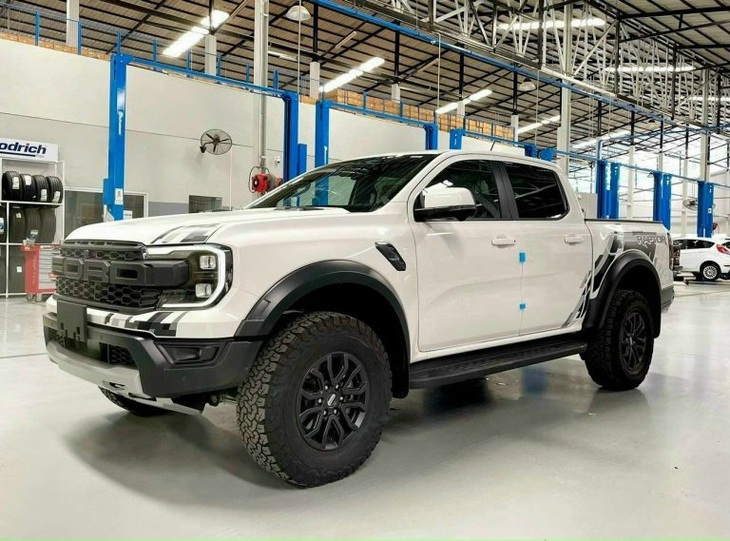 Ford Ranger Raptor 2023 về ‘nhỏ giọt’, khách hàng vẫn phải chờ màu hot - Ảnh 2.