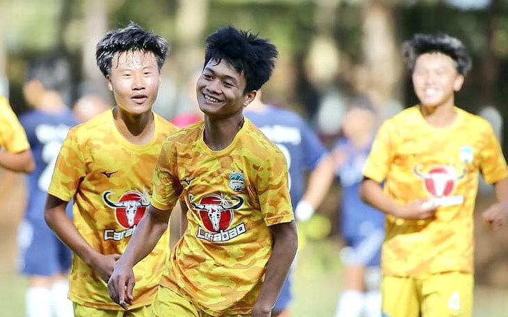 Nay Di Đan - Zidane Hoàng Anh Gia Lai lên U17 Việt Nam - Ảnh 1.