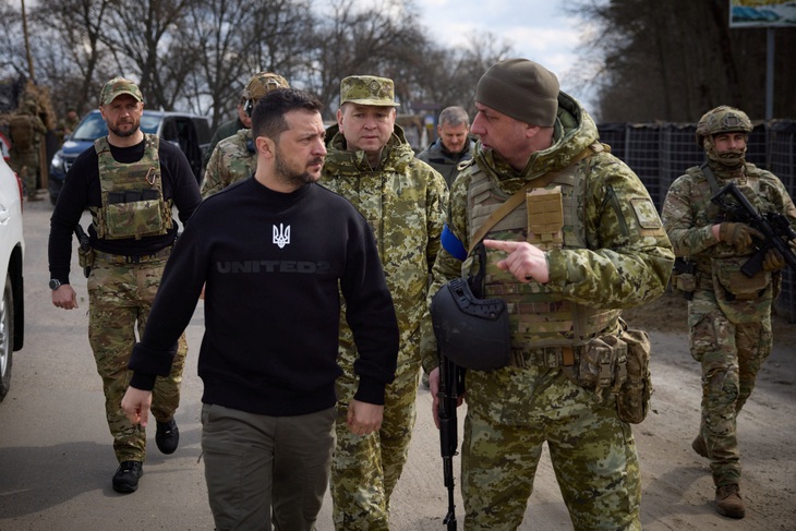 Có vũ khí mạnh, khả năng Ukraine phản công tổng lực Nga ra sao? - Ảnh 1.