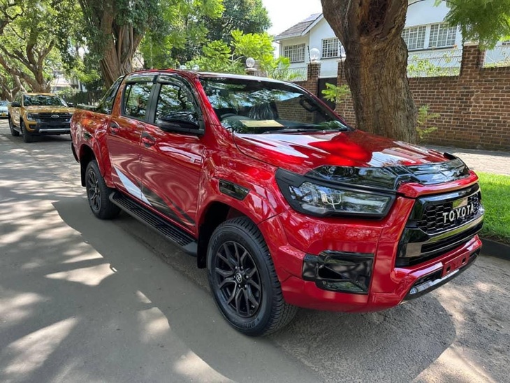 Toyota Hilux mới về Việt Nam trong tháng 3, giá dự kiến ‘chát’ hơn gần 180 triệu đồng - Ảnh 4.