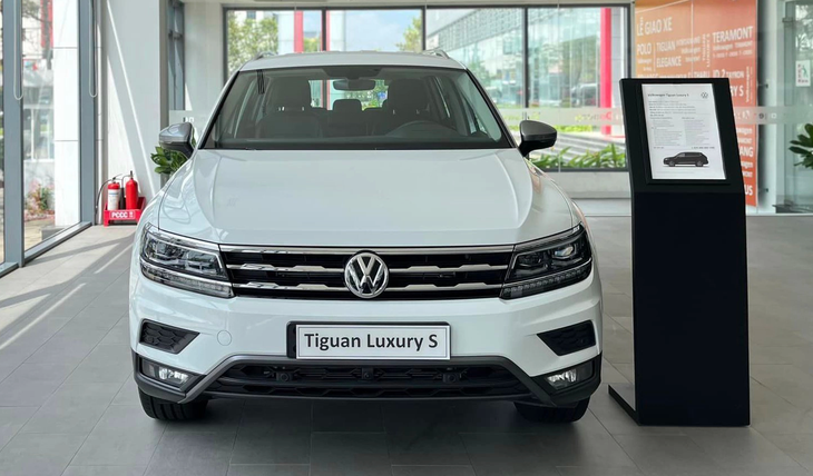 VW Tiguan loạn giá tại đại lý: Có nơi giảm 200 triệu đồng, bản vừa ra mắt cũng hạ giá - Ảnh 3.