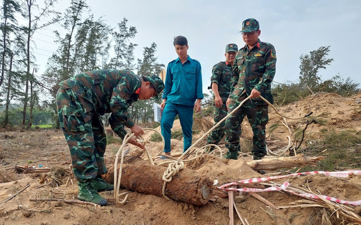 Phát hiện quả bom nặng hơn 150kg còn nguyên ngòi nổ