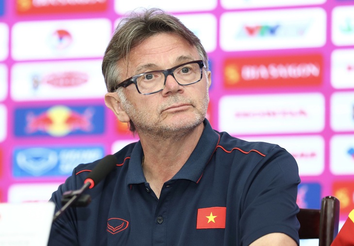 HLV Philippe Troussier: ‘Quang Hải chưa đáp ứng được yêu cầu của bóng đá Pháp’ - Ảnh 1.