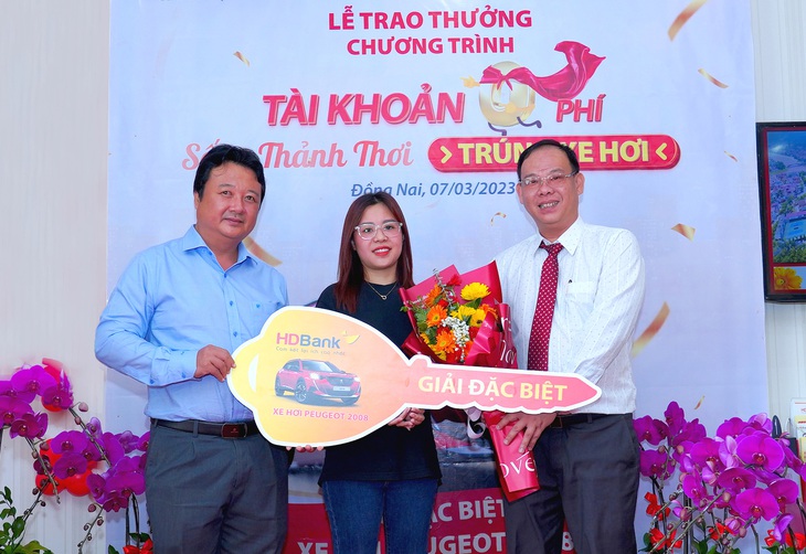 Tham gia tài khoản không phí, khách hàng may mắn trúng xe hơi Peugeot - Ảnh 1. Tham gia tài khoản không phí, khách hàng may mắn trúng xe hơi Peugeot - Ảnh 1.