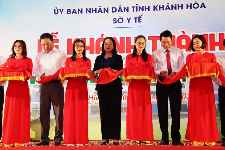 Khánh thành bệnh viện ung bướu tuyến cuối khu vực Nam Trung Bộ - Ảnh 1.