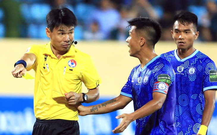 Trọng tài Trương Hồng Vũ không được làm nhiệm vụ ở vòng 6 V-League