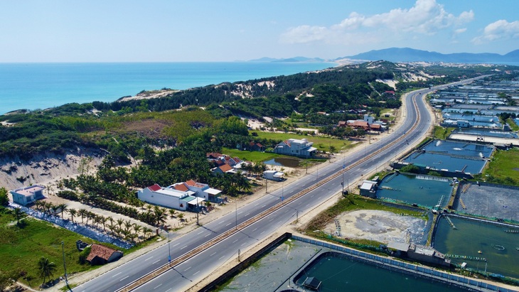 Cung đường ven biển Bắc Khánh Hòa nối những điểm du lịch hoang sơ tuyệt đẹp - Ảnh 4.