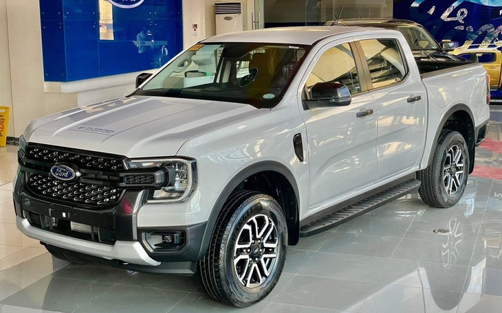 Ford Ranger sắp thêm bản mới, đắt hơn Toyota Hilux, trang bị bỏ xa