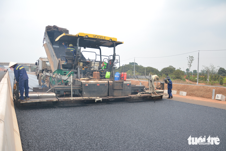 Cao tốc Phan Thiết - Dầu Giây: Đồng Nai gia hạn 4 mỏ đắp chưa tới 20 ngày - Ảnh 1.