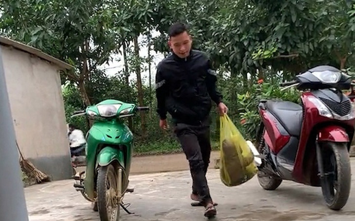 Chồng mang 'quà khủng' về cho vợ