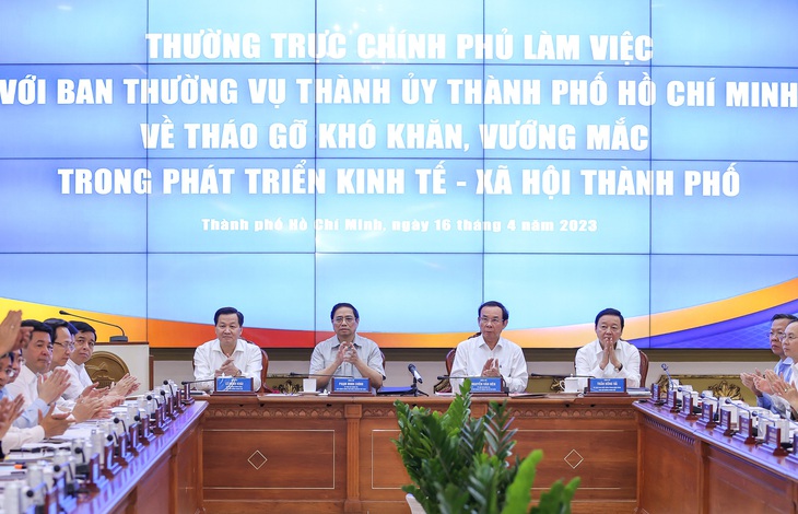 Thủ tướng: Không hợp thức hóa sai phạm nhưng phải có giải pháp gỡ vướng dự án - Ảnh 3.