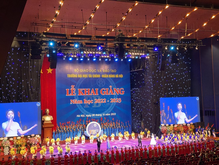 Trường Đại học Tài chính - Ngân hàng Hà Nội tuyển sinh năm học 2023-2024 - Ảnh 1. Lễ Khai giảng của Trường Đại học Tài chính - Ngân hàng Hà Nội năm học 2022 - 2023