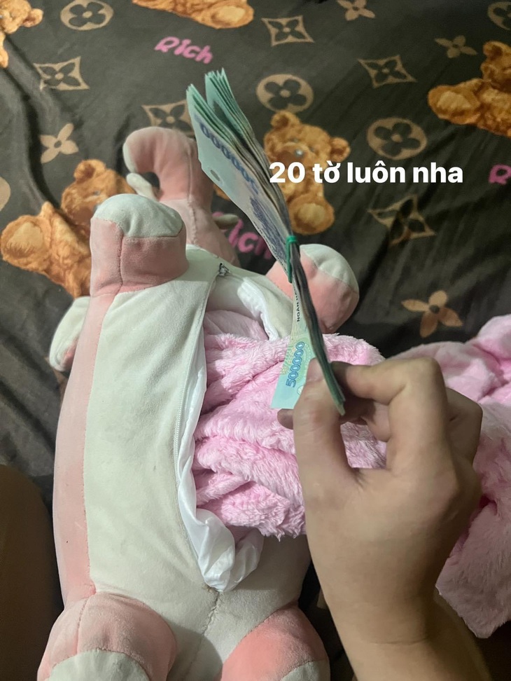Chồng đêm nào cũng ôm gấu bông thay vì mình, chị vợ liền bật giác quan thứ 7 - Ảnh 7. Chồng đêm nào cũng ôm gấu bông thay vì mình, chị vợ liền bật giác quan thứ 7 - Ảnh 7.