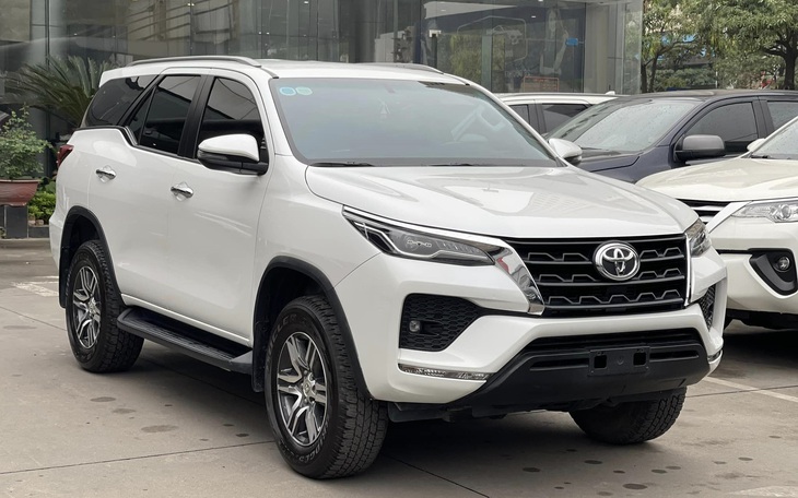 SUV 7 chỗ đua giảm giá: 