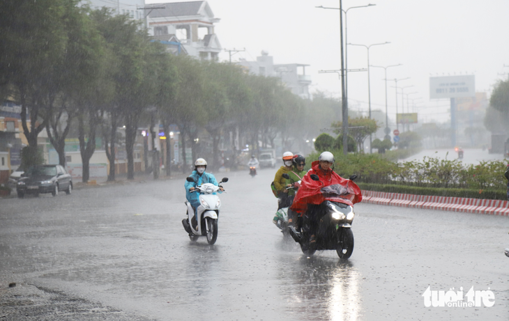 Sau nhiều ngày quá nắng, miền Tây có mưa vàng giải nhiệt - Ảnh 1.