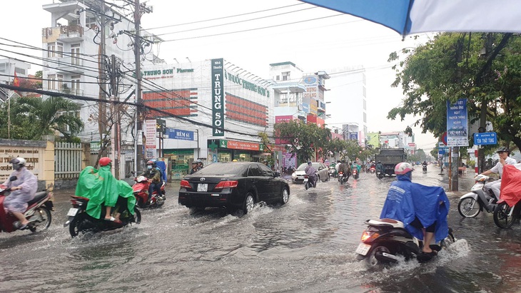 Sau nhiều ngày quá nắng, miền Tây có mưa vàng giải nhiệt - Ảnh 2.