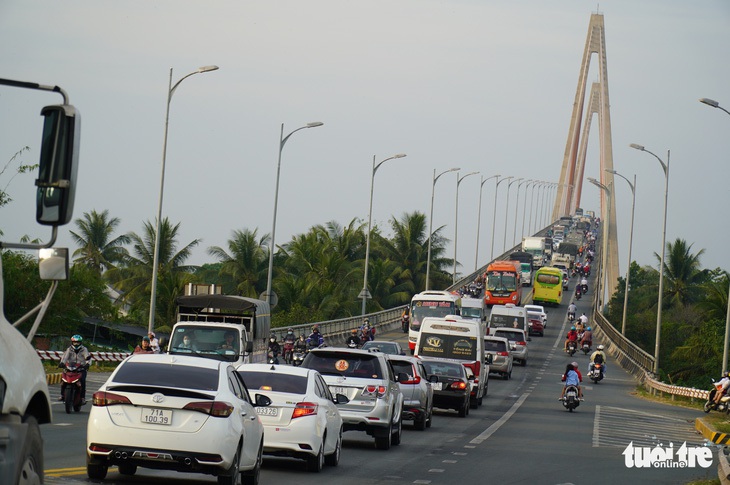 Thủ tướng ra công điện yêu cầu đảm bảo an toàn giao thông dịp nghỉ lễ, cao điểm du lịch hè - Ảnh 1.