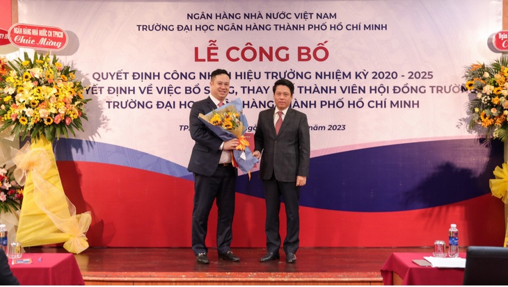 Trường đại học Ngân hàng TP.HCM có hiệu trưởng mới - Ảnh 1.