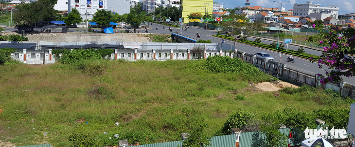 Tiếp tục giải quyết tin báo tội phạm vụ chuyển nhượng đất vàng ở Phú Yên - Ảnh 1.