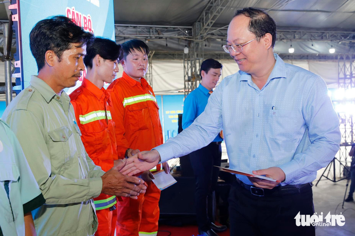 Tháng công nhân: Đối thoại, thương lượng về việc làm, lương thưởng - Ảnh 2.