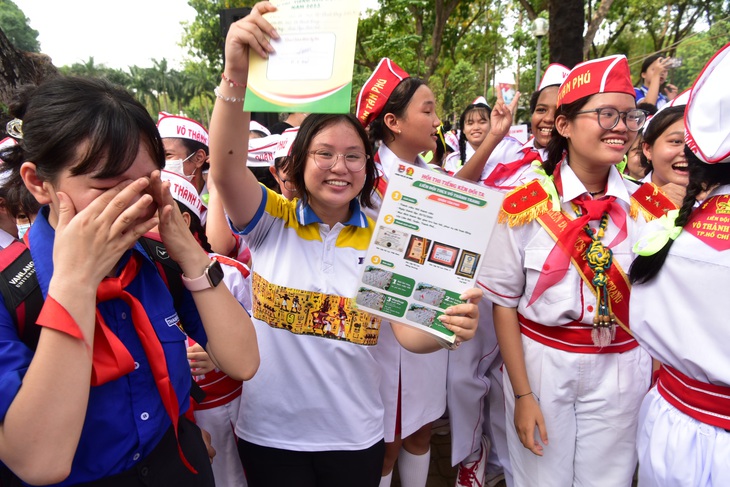 3.000 học sinh thi nghi thức và Tiếng kèn Đội ta - Ảnh 1.