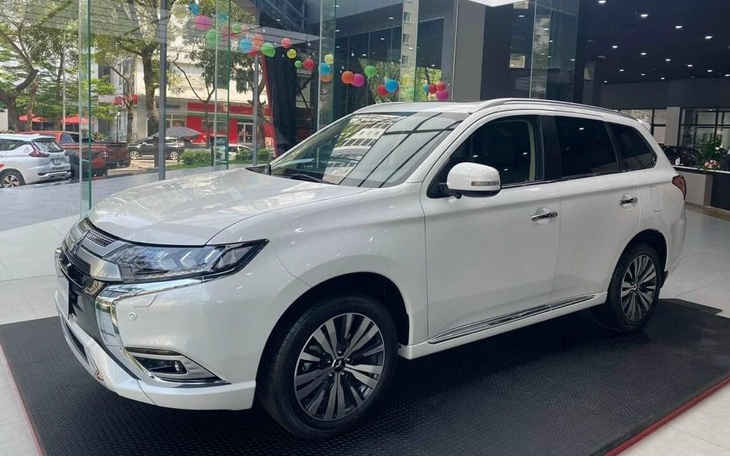 Mitsubishi Outlander xả hàng bản 2022, giảm gần 130 triệu đồng