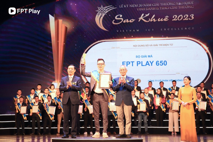 Bộ giải mã FPT Play 2022 được vinh danh giải pháp xuất sắc của ngành phần mềm - Ảnh 2.