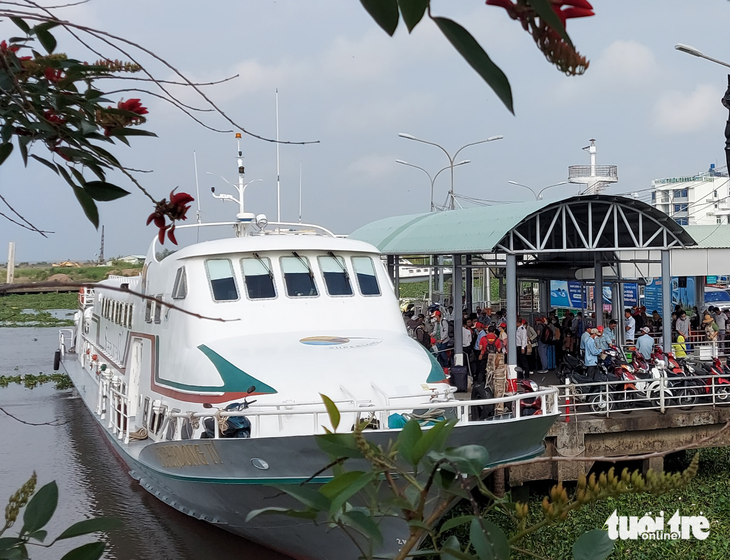 Tăng chuyến phà, tàu cao tốc đưa đón khách  ra Phú Quốc chơi lễ - Ảnh 1.