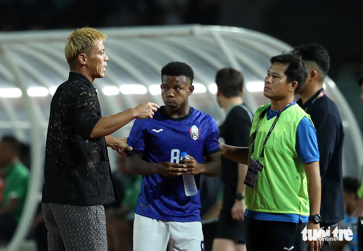 Cảm xúc của HLV Keisuke Honda khi U22 Campuchia thắng đậm Timor Leste - Ảnh 6.