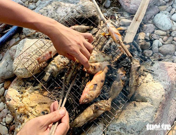 Trải nghiệm lặn bắt ốc, nhum, giăng lưới ở biển đảo Kiên Giang - Ảnh 4.