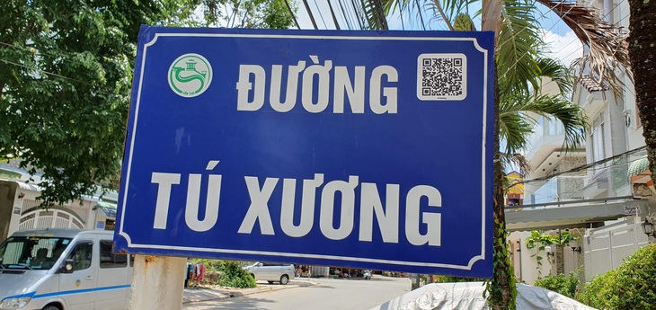 900 bảng tên đường đã gắn mã QR tiện cho việc nghiên cứu, tìm hiểu về vùng đất, con người Cần Thơ - Ảnh: LÊ DÂN