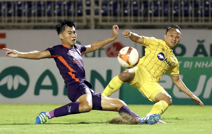 Bùi Vĩ Hào ghi điểm với HLV Philippe Troussier trước SEA Games 32 - Ảnh 1.