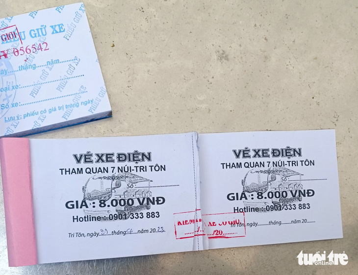 Dân tố lập chốt chặn xe vào hồ Ô Thum gây thất thu - Ảnh 2.