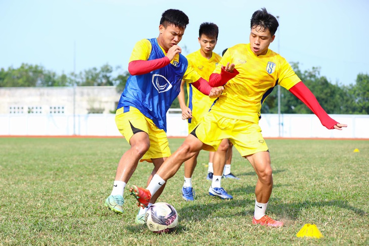 Sông Lam Nghệ An nói gì về chuyện chậm tiền thưởng các đội trẻ vô địch? - Ảnh 2.