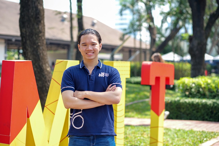 Tiến sĩ Đinh Ngọc Minh, giảng viên cấp cao khoa khoa học kỹ thuật và công nghệ ĐH RMIT, đánh giá Tuyên đã biến trí tò mò của mình thành thế mạnh - Ảnh: T.M.