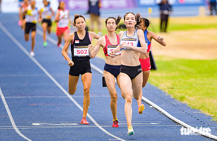 Thu Hà - huy chương vàng 800m nữ, điểm sáng ở SEA Games 32 - Ảnh: N.TR.