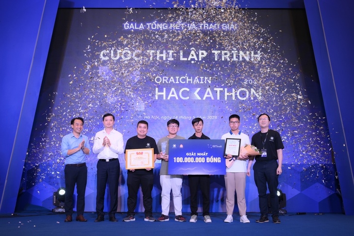 Tìm ra quán quân lập trình sau 24 giờ Hackathon - Ảnh 1.