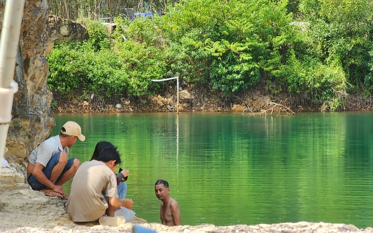 'Xẻ' rừng phòng hộ để làm du lịch, cất nhà ven triển núi - Ảnh 6.
