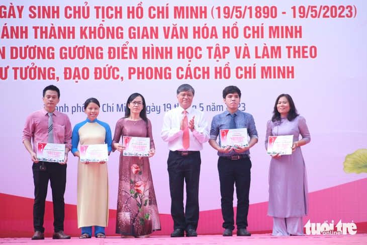 Học sinh tìm hiểu về không gian văn hóa Hồ Chí Minh - Ảnh 6.