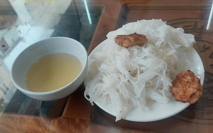 Chuyện 'suất bún 2 miếng chả': Buôn bán làm sao để khách còn quay lại