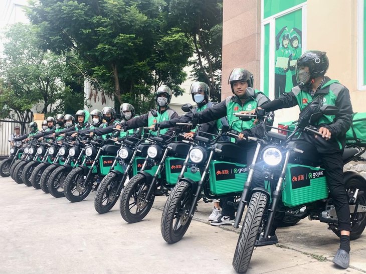 Gojek hợp tác Dat Bike đưa xe máy điện phục vụ vận chuyển hành khách - Ảnh 1.