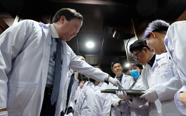 Cơ hội quý xem mộc bản khắc việc vua Gia Long cho đổi quốc hiệu thành Việt Nam  - Ảnh 8.