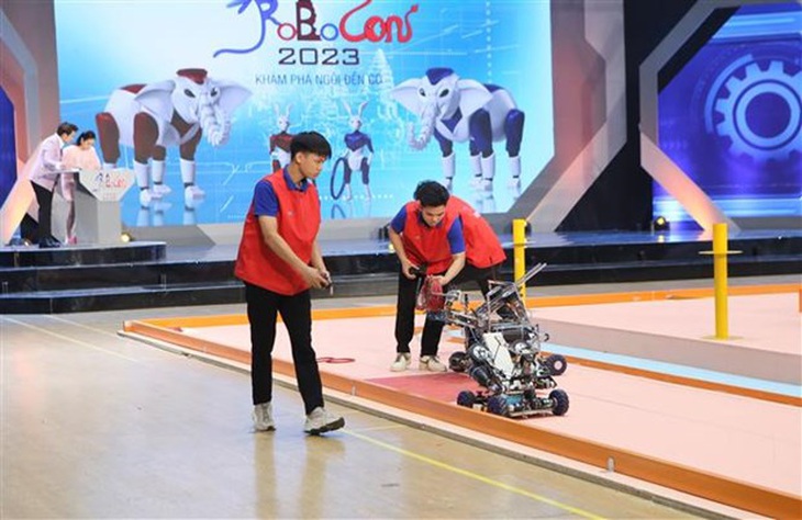 Trường đại học Công nghiệp Hà Nội vô địch Robocon Việt Nam 2023 - Ảnh 2.