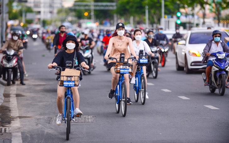 Giao thông không khói: Làm sớm thôi, trễ quá rồi!