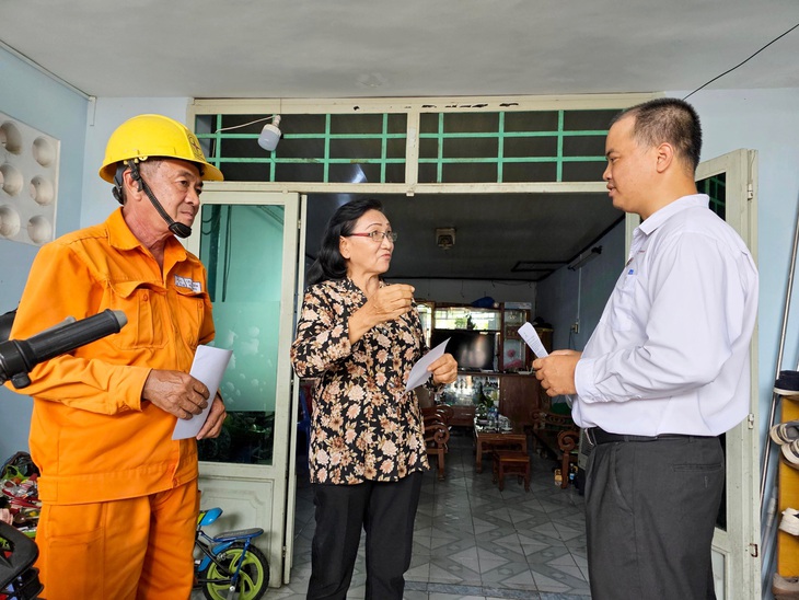 Điện lực miền Nam nỗ lực tiết kiệm điện mùa nắng nóng - Ảnh 2. Điện lực miền Nam nỗ lực tiết kiệm điện mùa nắng nóng - Ảnh 2.