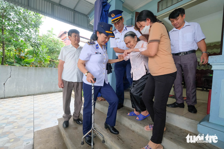 Bộ Lao động - Thương binh và Xã hội đề xuất tăng mức quà tặng tiền mặt, hiện vật đối với gia đình, cá nhân người có công với cách mạng - Ảnh: HÀ QUÂN