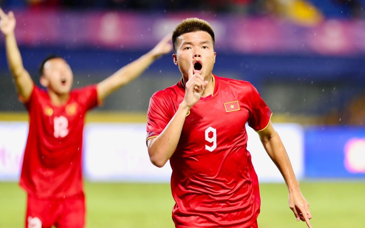 Thắng U22 Malaysia 2-1, U22 Việt Nam vào bán kết SEA Games 32